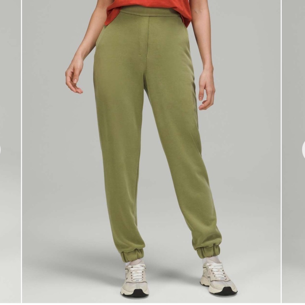Lululemon Softstreme Relaxed High-Rise Pant in Bronze Green-Size 8